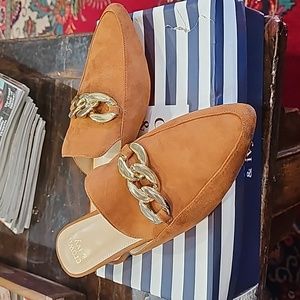 NIB Crown & Ivy Cognac Allie Mules 11